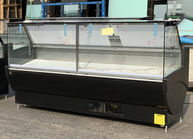 Kare Cam Ekranı Deli Ekranı Açık Kapı Sıcaklık Aralığı 2-6°C ve Performans