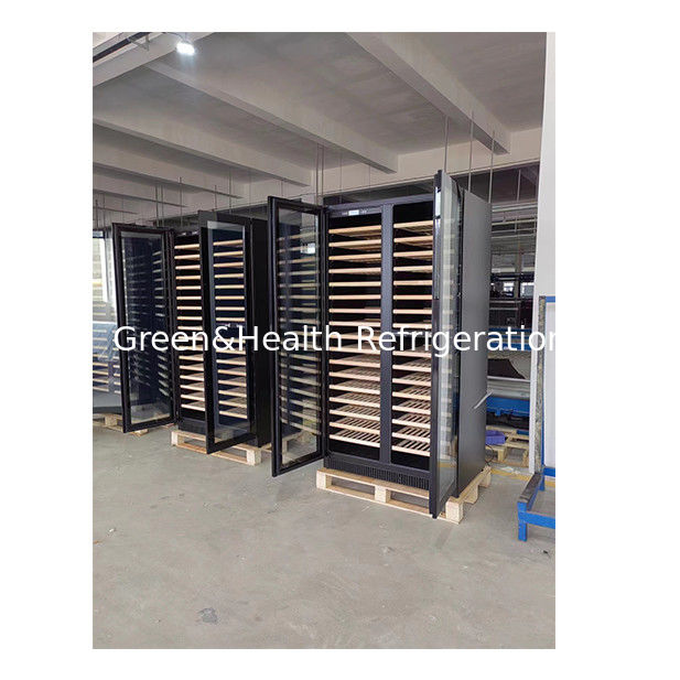 ETL Sertifikası Siyah Çok Katmanlı Çam Ağaç raf Şarap Depolama Vitrinleri Yüksek Kaliteli Soğutucular